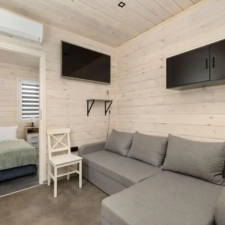 Wakacyjny Z Ogródkiem W Pobierowie Niedaleko Plaży By Renters Pobierowo