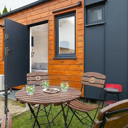 Wakacyjny Z Ogródkiem W Pobierowie Niedaleko Plaży By Renters