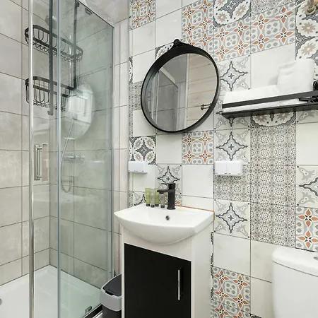 Wakacyjny Z Ogródkiem W Pobierowie Niedaleko Plaży By Renters Dom wakacyjny *