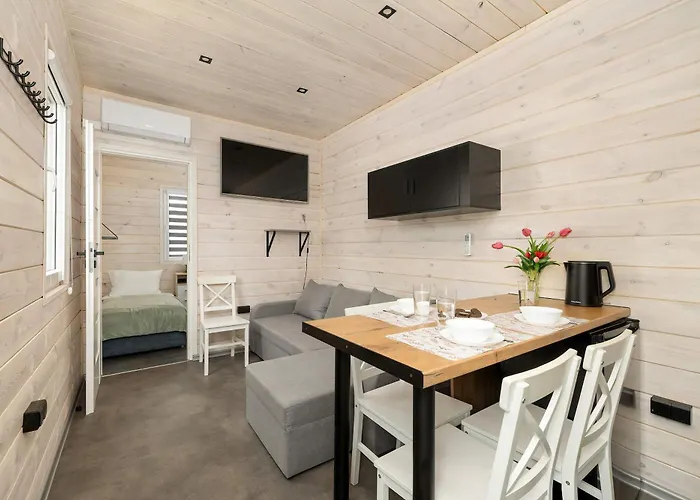 Wakacyjny Z Ogrodkiem W Pobierowie Niedaleko Plazy By Renters Feriehus *