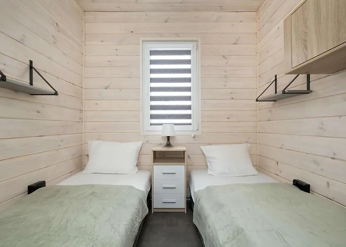 Wakacyjny Z Ogrodkiem W Pobierowie Niedaleko Plazy By Renters *